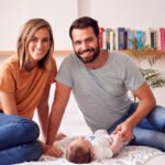 Famílias cuidadoras: o papel invisível de quem cuida de idosos e dependentes